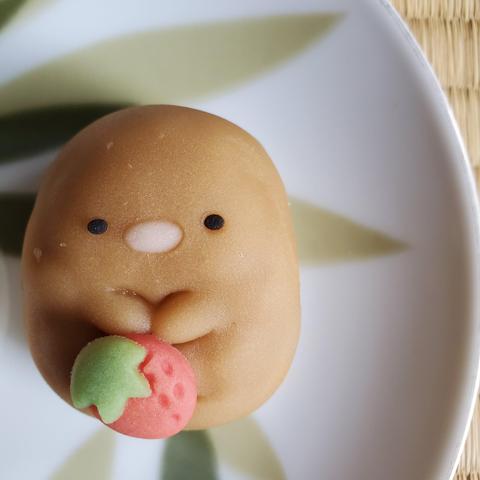 Sumikko Gurashi's milk flavoured 'shirokuma' (polar bear) nerikiri, and strawberry milk flavoured 'tonkatsu' (breaded pork cutlet) nerikiri.